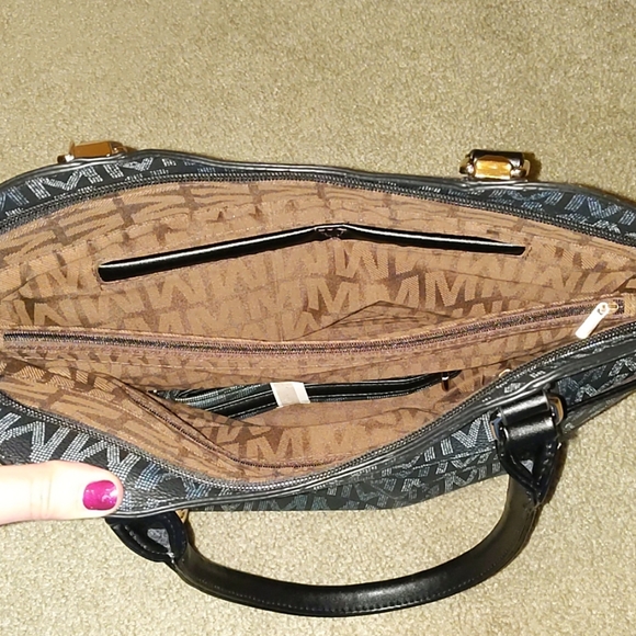 Handbag - Picture 3 of 3